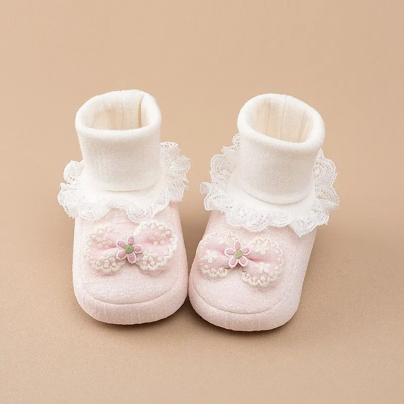 

Soft Soled Baby Shoes for Newborn Girls 0-1 Year Spring Autumn Prewalker Shoes with Anti Slip Sole Slip on Baby Socks Shoes