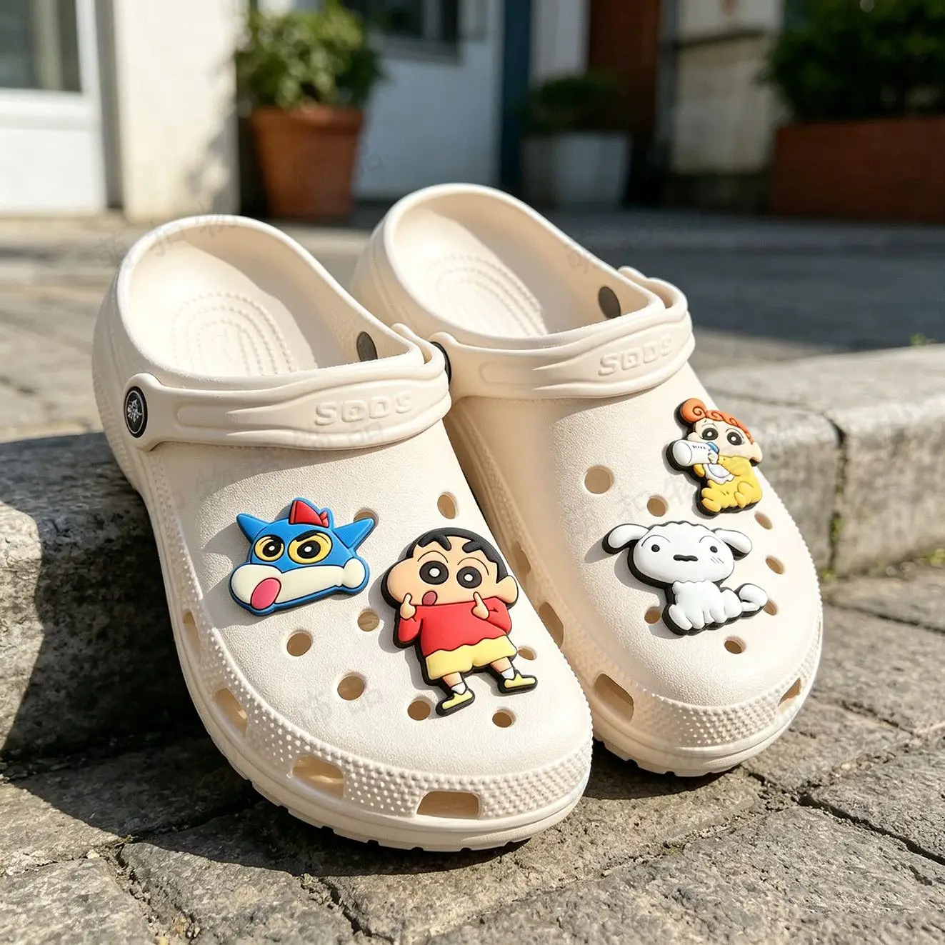 Crayon Shin-chan shoe flower accessories cute DIY decoration removable 3D cartoon shoe flowers
