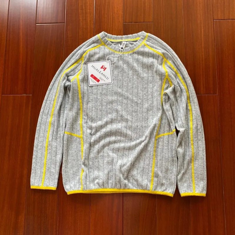 Camiseta de manga comprida unissex, estilo Yama, com riscas contrastantes, gola redonda, corte casual e detalhes em blocos de cor, ideal para o outono