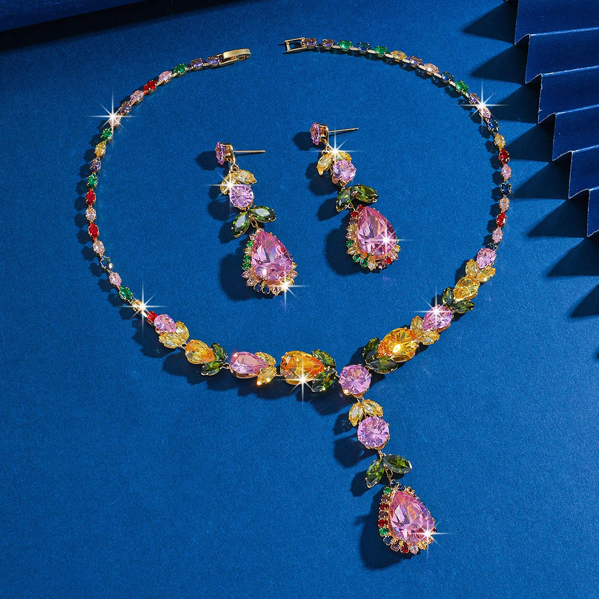 

Luxury-Style Zircon Necklace Set - Flower-shaped Drop Design - High-End Retro Earrings Wife's Gift