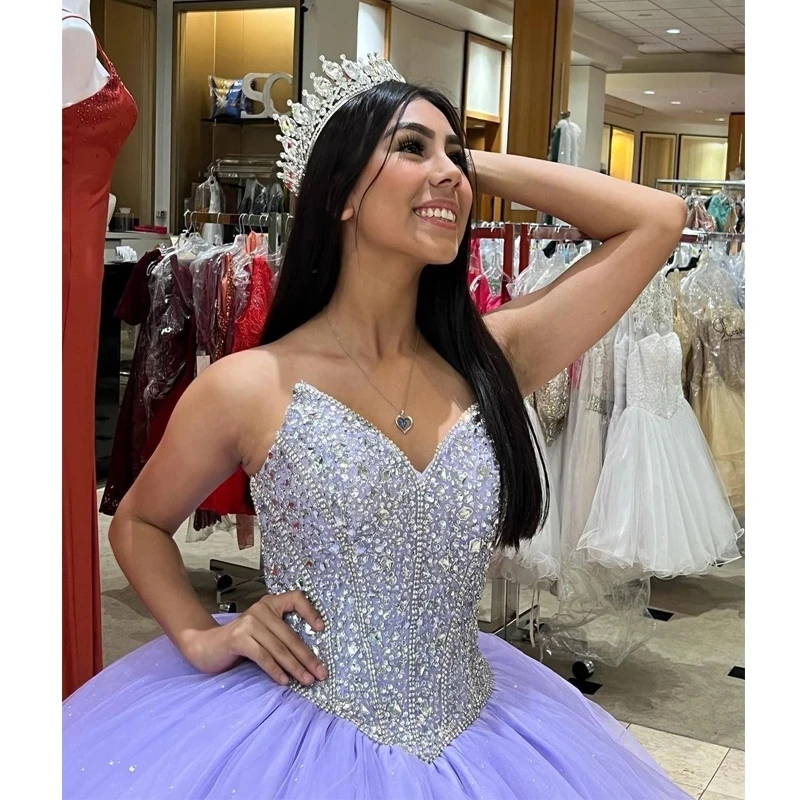 Angelsbridep Lavendel Quinceanera Jurken Baljurken Ballkleider V-Hals Feestjurken Sprankelende Kristallen Kralen Vestido De Noiva