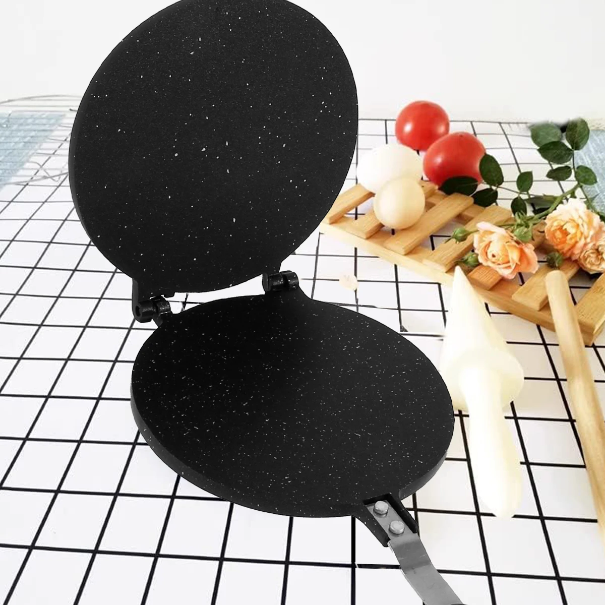 Tortilla Press Pan, Non-Stick Pancake Griddle with Bakelite Handle, Aluminum Tortilla Dough Press Pan Multipurpose Stove Top Pan