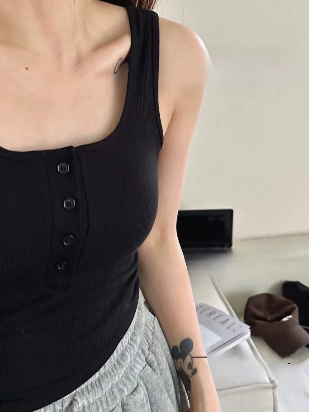 Slim Fit Button up Tank Top Women's New Style Fixed Integrated Cup Exterior Wear Threaded Strap Inner Match Upper Apparel