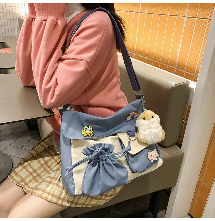 

Japanese Style College Style Women's Bag With Drawstring And Contrasting Cartoon Pattern Badge Pendant, One Shoulder Bag Trendy