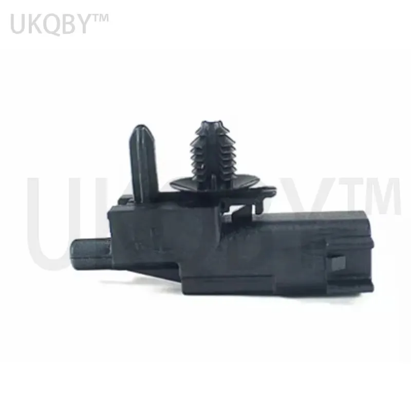

Wi nn in g/Ma x Outdoor temperature sensor 8M2T10K936AA 1542830