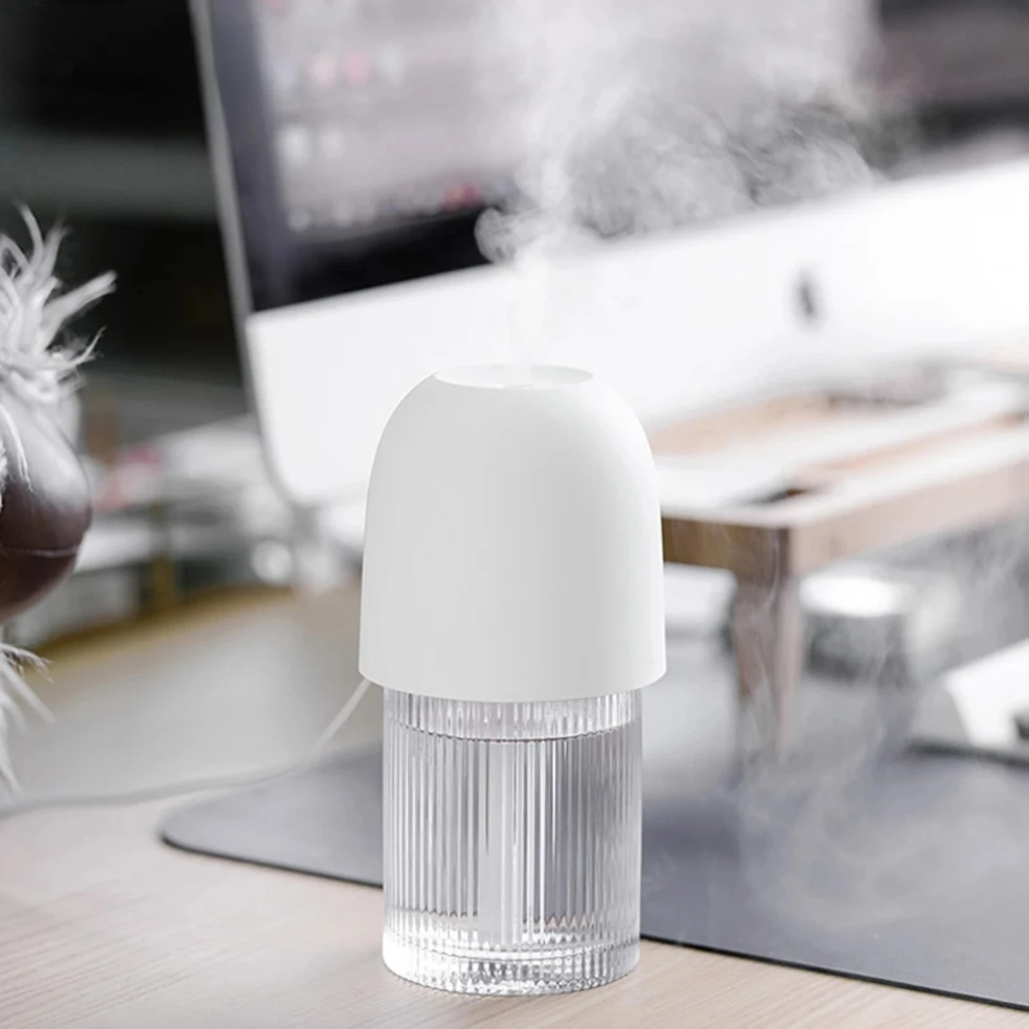 Relaxing 300ml USB Air Humidifier with Ultrasonic Technology for Aromatherapy, Wellness, and Relaxation - large Capacity Diffuse