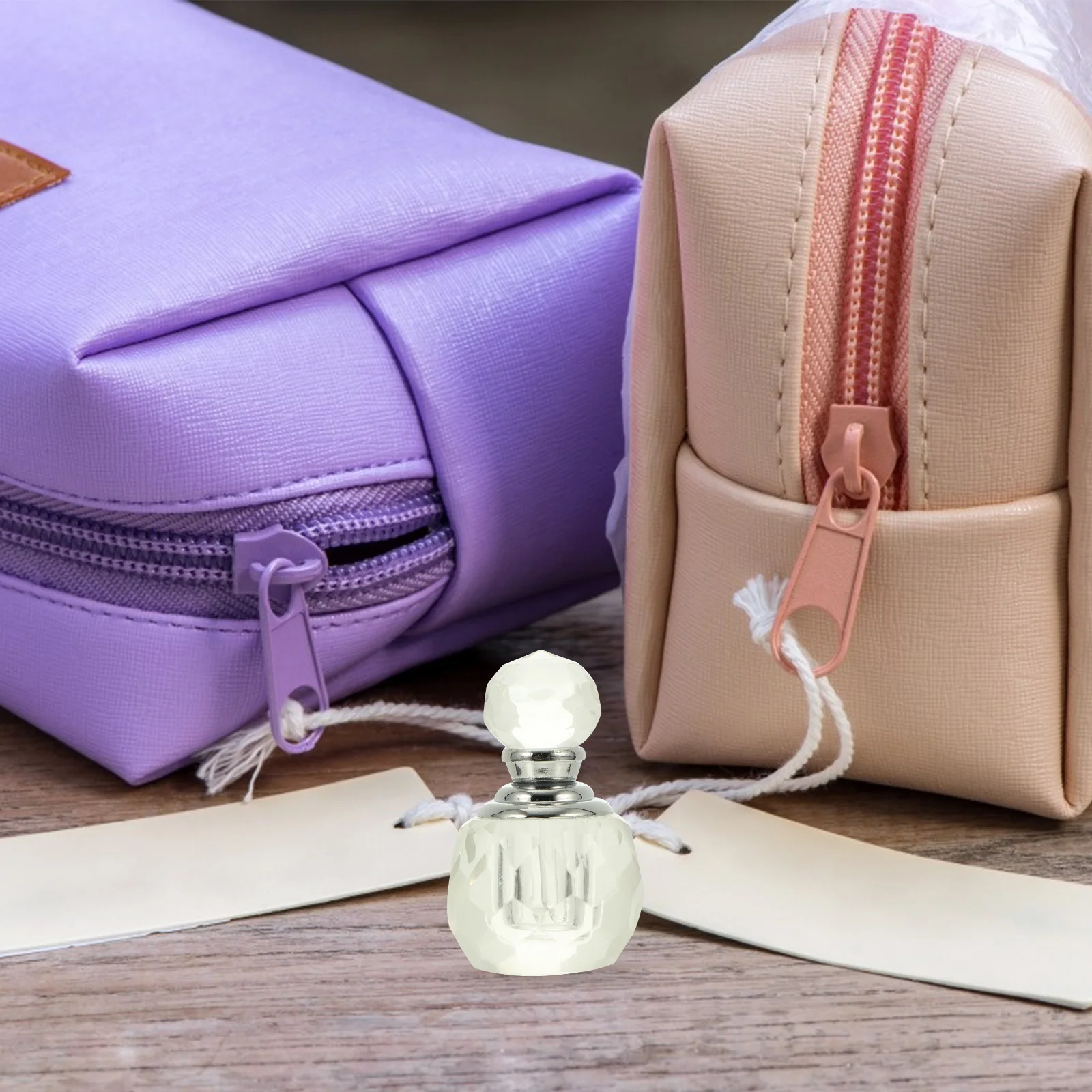 

Faceted Glass Perfume Bottle Vintage Transparent Refillable Container for Perfume Lotion Essential Oil Storage