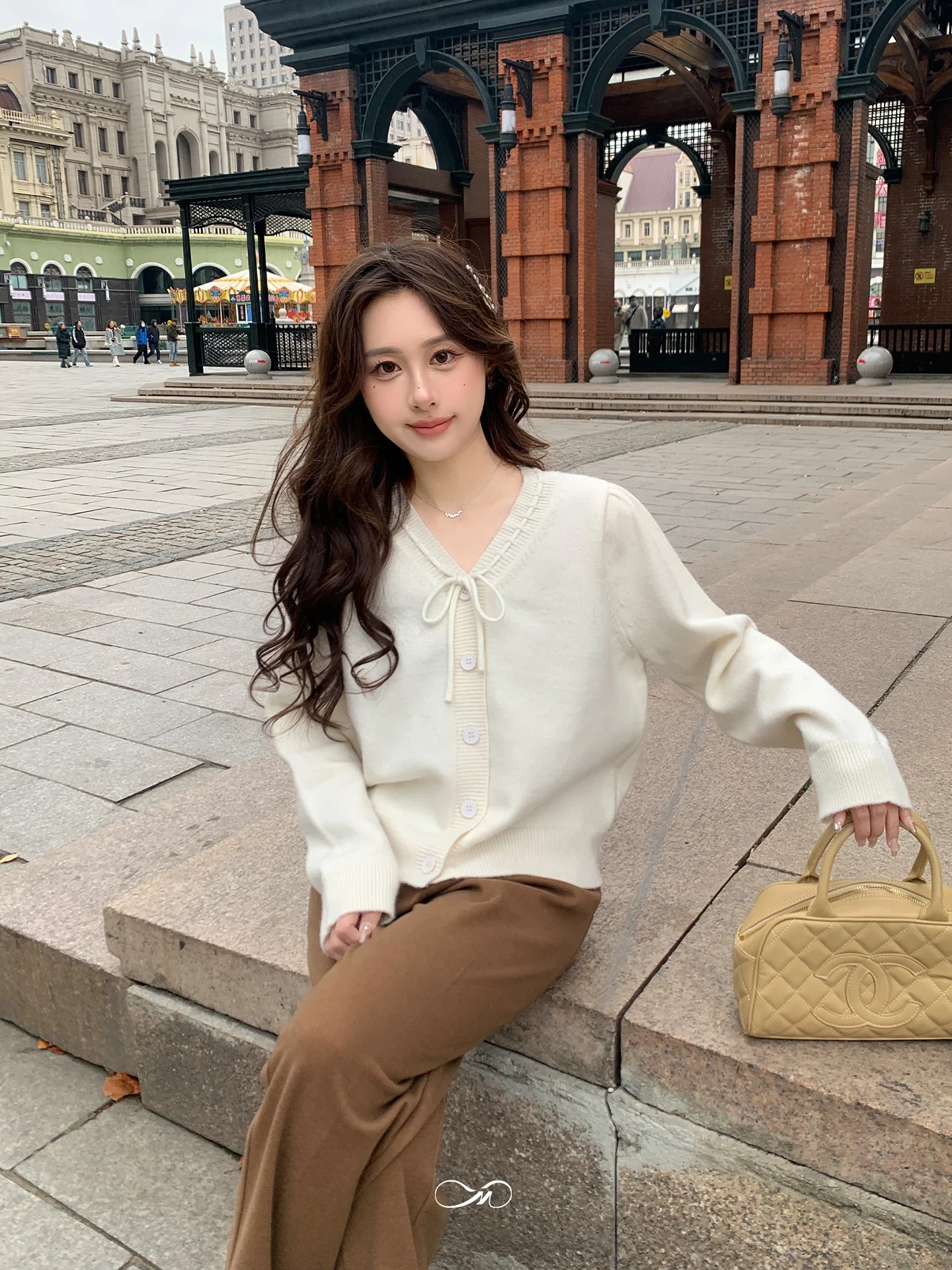 

Свободный вязаный свитер с V-образным вырезом и рукавами-фонариками с поясом для женщин больших размеров, повседневный зимний топ от Maxxi