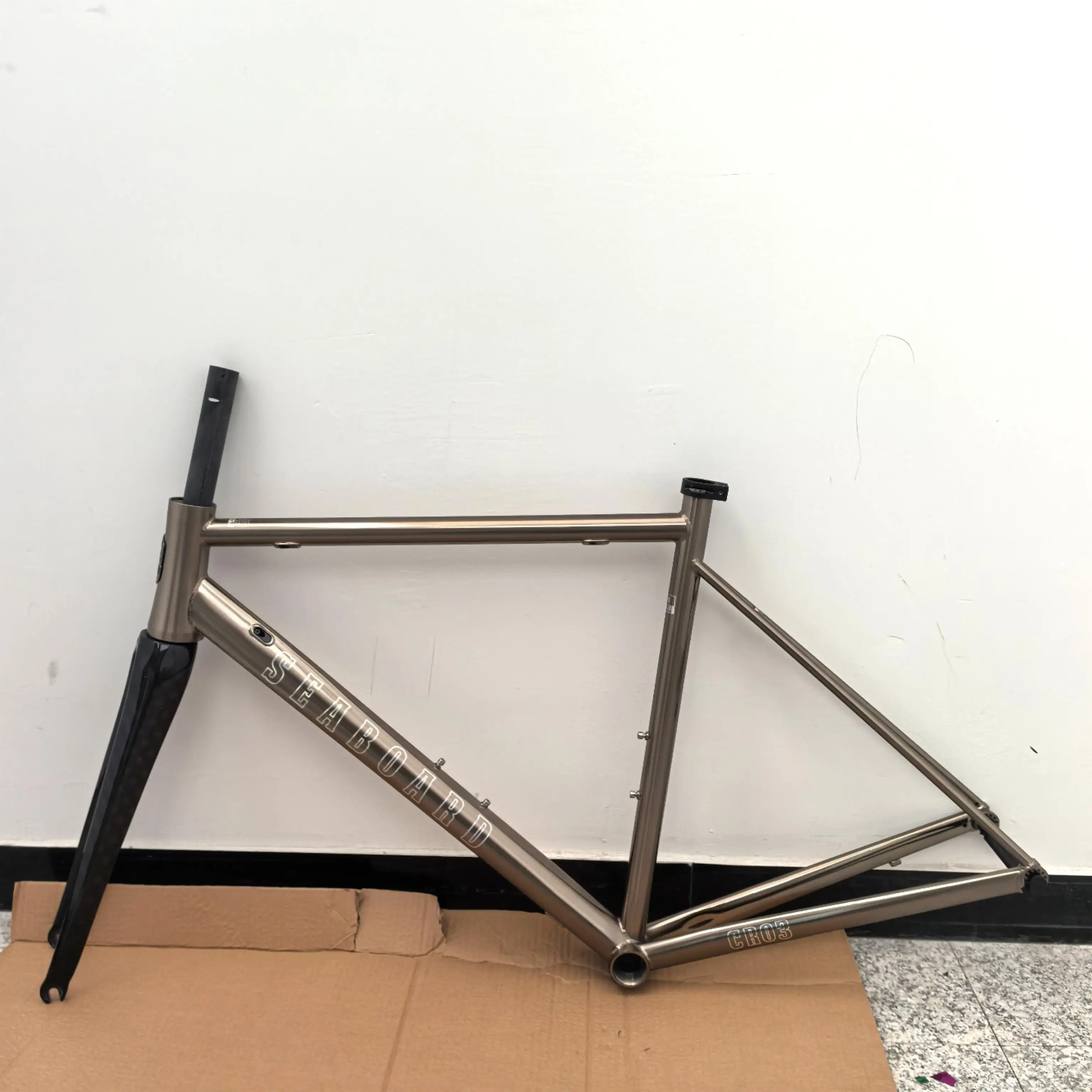 Image 3: Cadre de vélo de route en acier chromé SEABOARD CR03 avec fourche en carbone-routage de câble interne pneu 28C Compatible avec les roues QR 700C