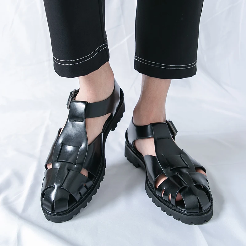 

Trends Summer Sandals Men Soft Soled Men's Casual Breathable Hollow Out Loafers Shoes Deodorant Beach Driving Sandals Size 38-46
