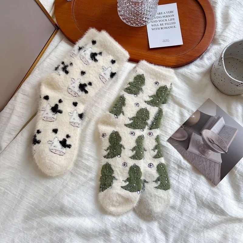 3/6 Paar Winter-Socken für Damen, niedliche Cartoon-Kuh-Socken aus Nerzvelours, weiche, mittelhohe Socken, flauschige, thermische, weiche Dinosaurier-Socken – Detail 9