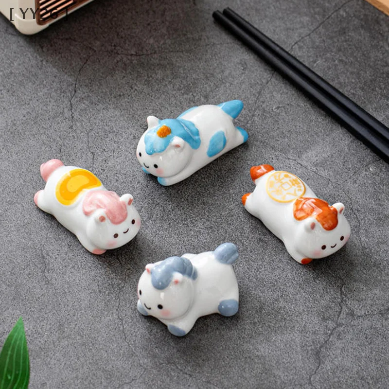 1/2-قطعة السيراميك الحيوان عود الراحة لطيف زودياك أدوات المائدة 2026 سنة الحصان ولادة هدية الجدول حلية #3