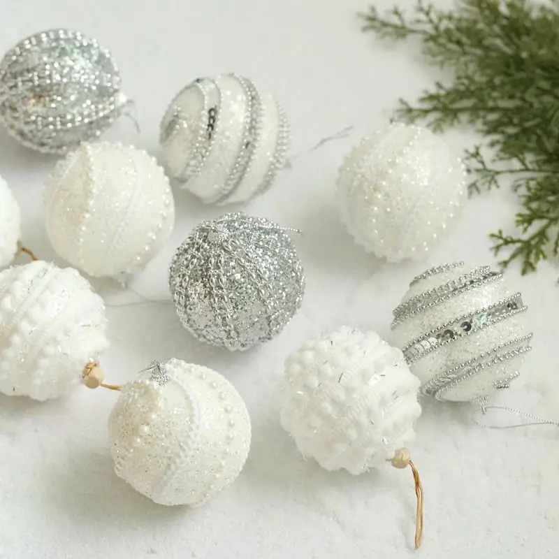 

Christmas tree decoration hanging ball arrangement