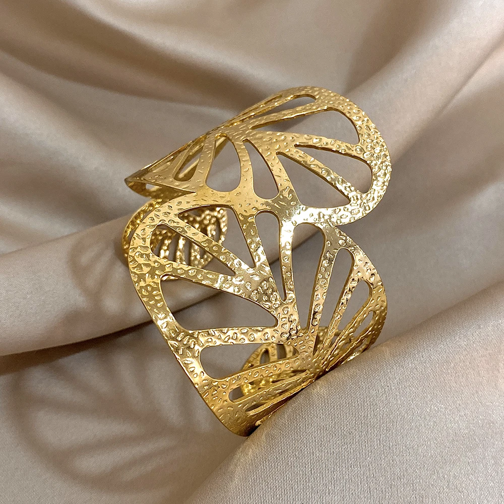 

Vintage Hollow Out Large Leaf Stainless Steel Chunky Open Bangle for Women Irregular Geometry Wide Cuff Bracelet Hand Jewelry