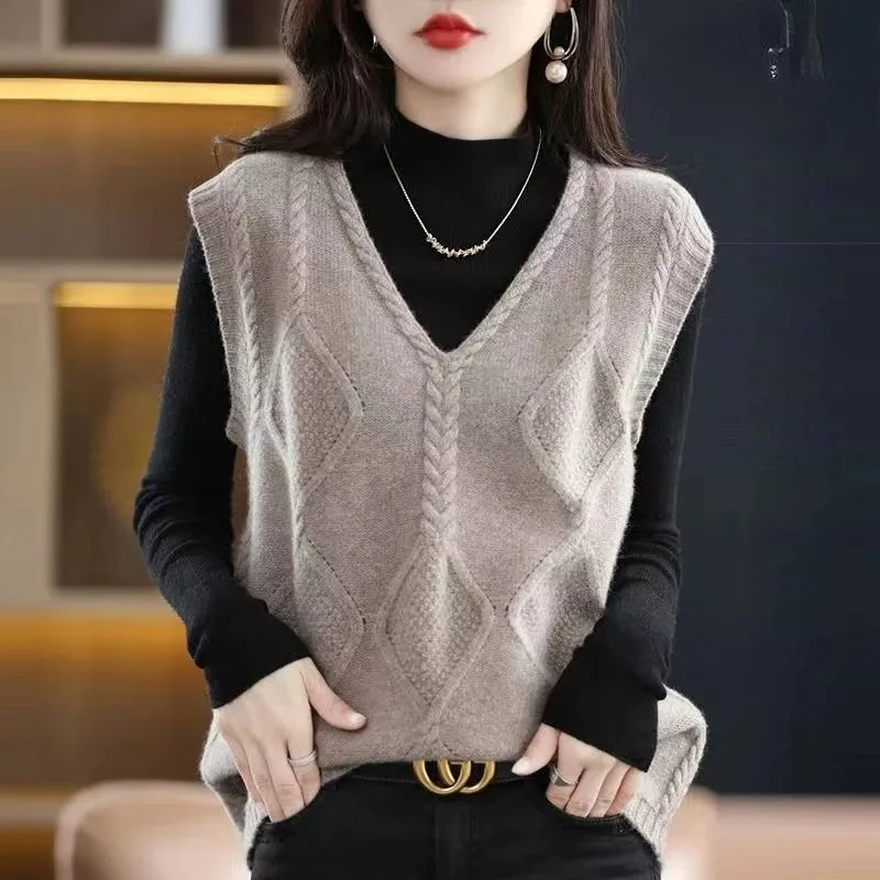 

Spring Autumn New Sleeveless V-neck Korean Streetwear Fashion Women Solid Knitted Sweater Vest Casual Loose Vintage Pullover Top