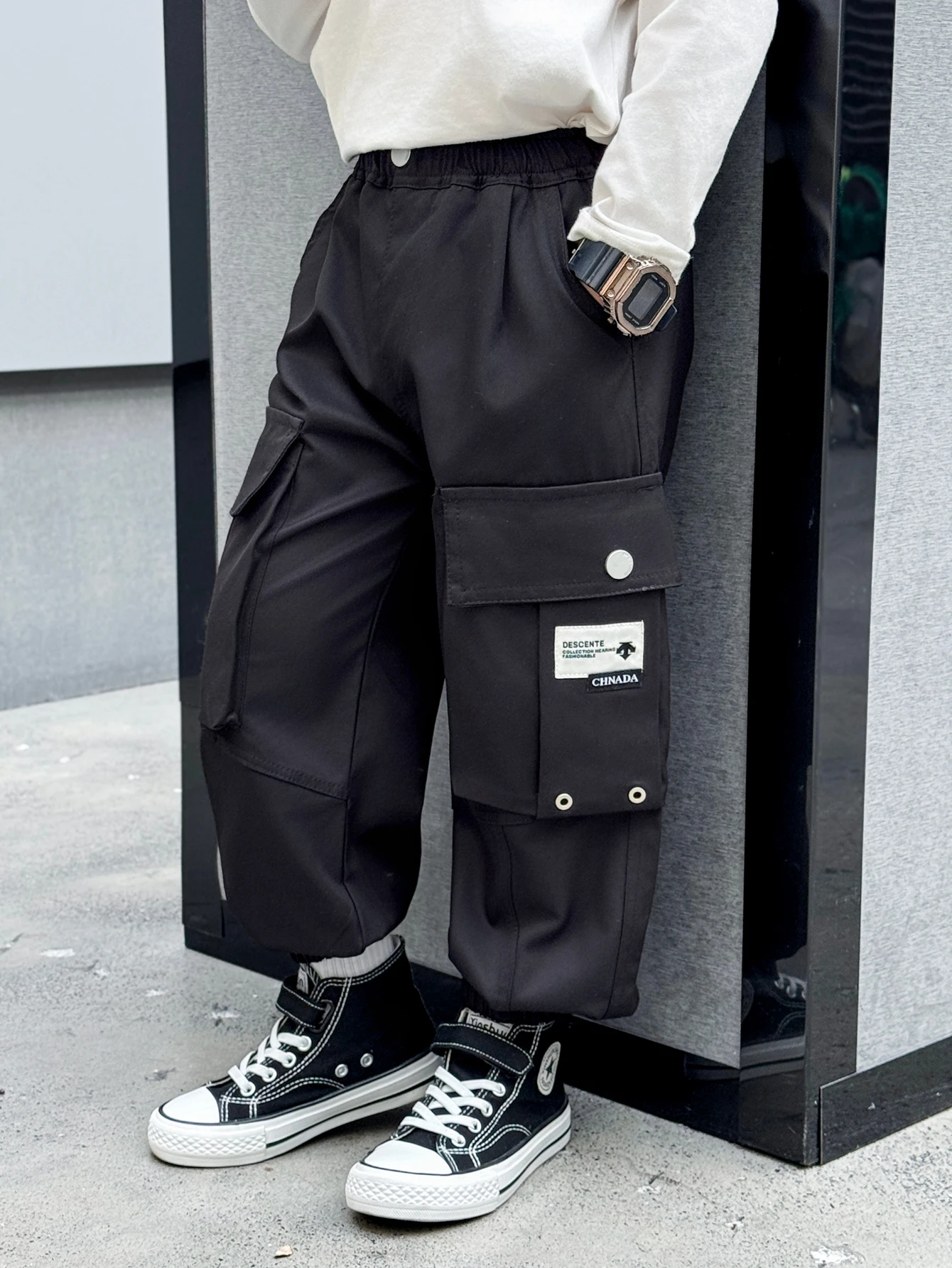 Toddler Boy Black Cargo Pants, Elastic Waist Multi-Pocket Casual Trousers With Label Detail, Loose Fit Streetwear For Kids
