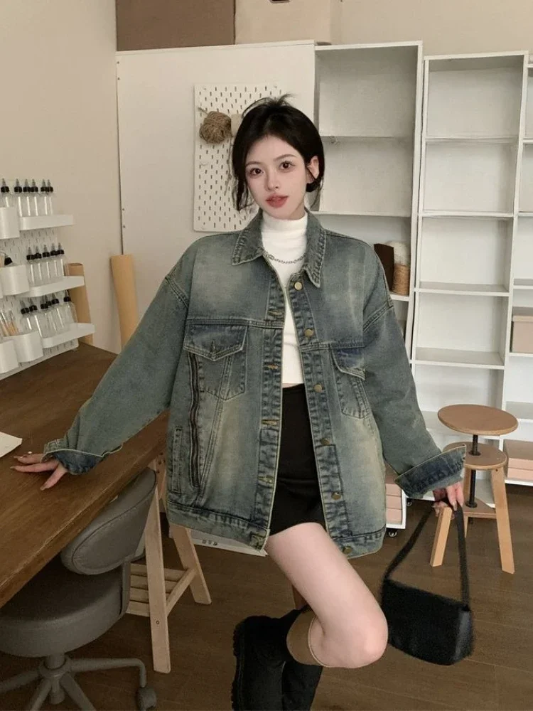 

Женская винтажная мотоциклетная джинсовая куртка с потертостями и молнией, весна-осень 202, свободная повседневная куртка средней длины