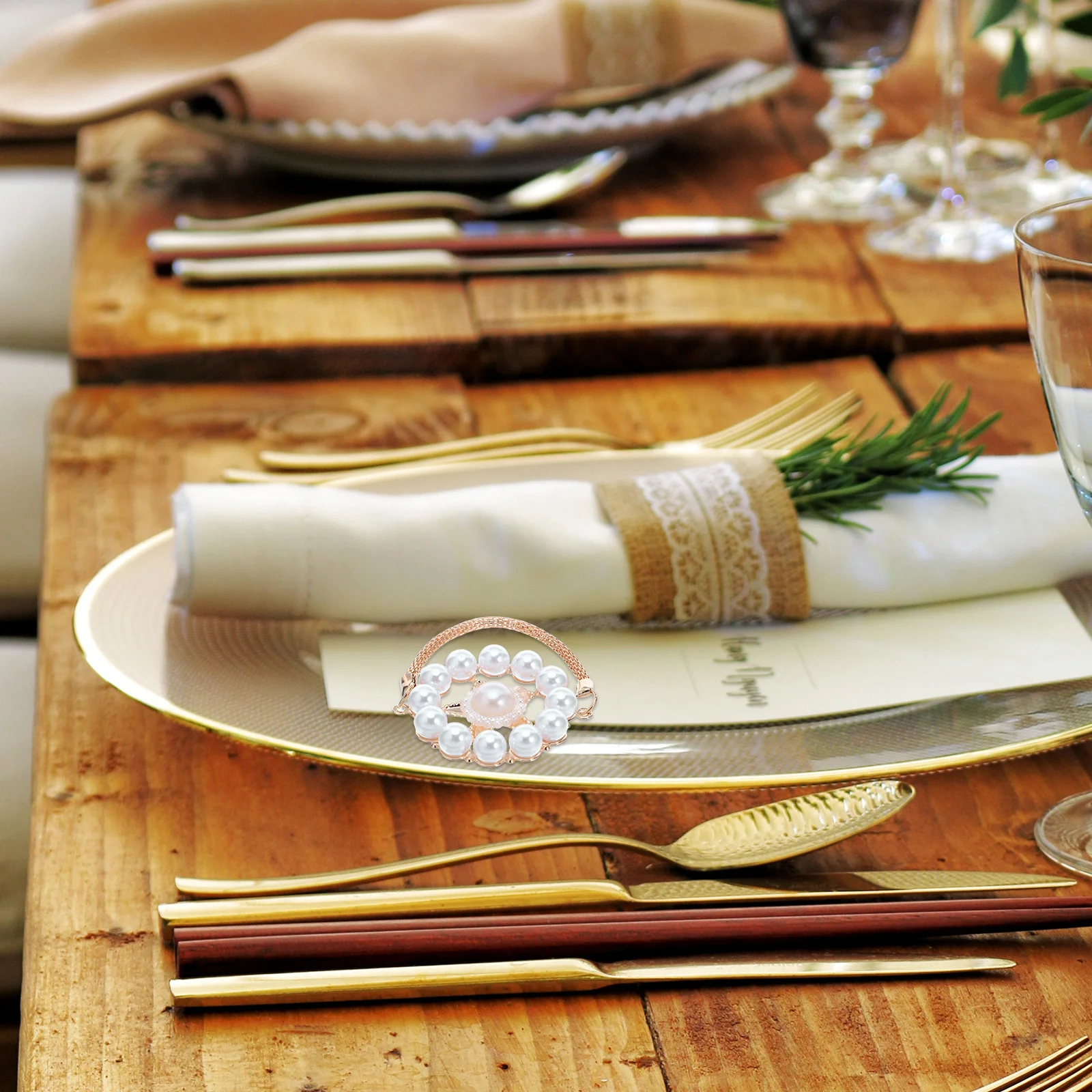 

8Pcs Stylish Pearl Sunflower Napkin Rings Metal Holder Modern Chic Table Setting Bridal Decorative Accessory Pearl Napkin Rings