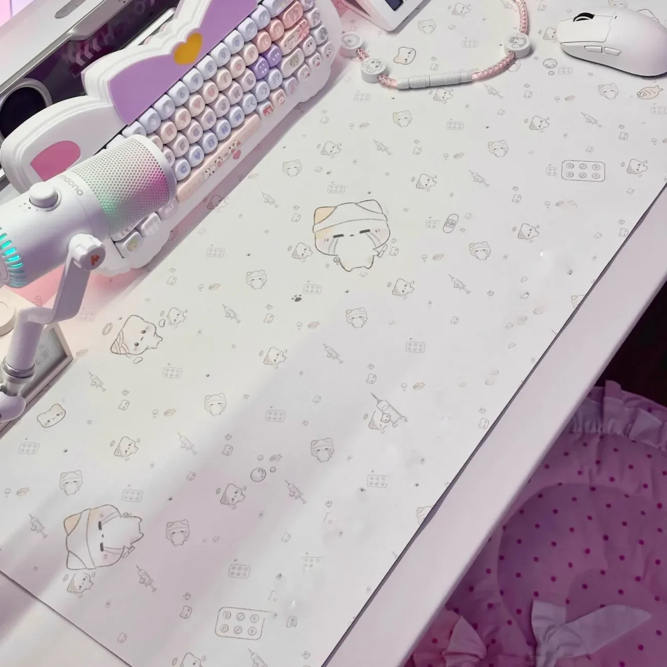 

Ins Crying Kitten мультфильм милый коврик для стола из искусственной кожи | Водонепроницаемый коврик для мыши XXL для учебы и столовой, клавиатура общежития Kawaii Girl Decor