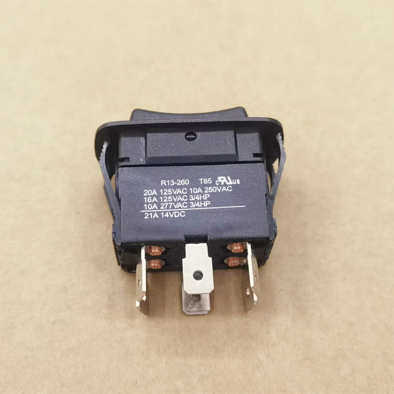 Original New 100% R13-260E 6Pin 3Gear Self-Locking Rocker Switch Modification Switch 21A14V