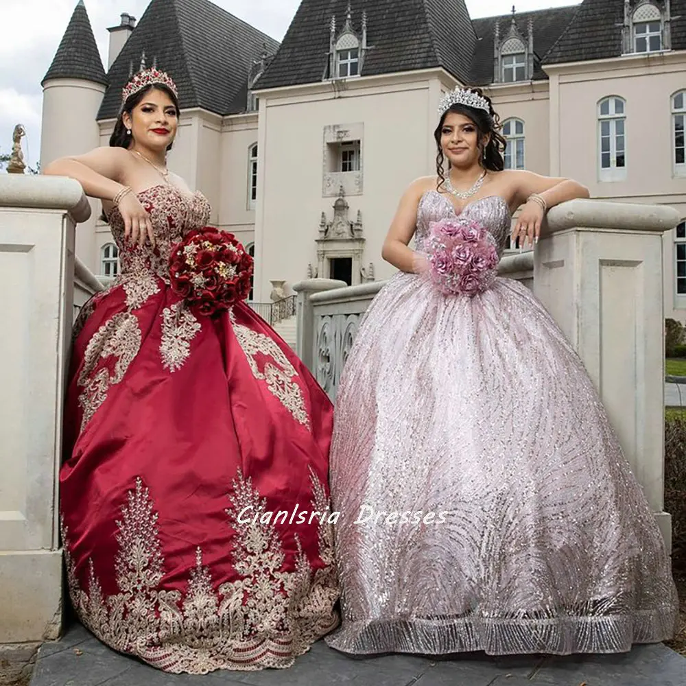 فستان كوينسيانيرا بدون أكمام أحمر داكن مع زينة ذهبية دانتيل مطرز بالخرز مشد حلو 15 Vestidos XV Años