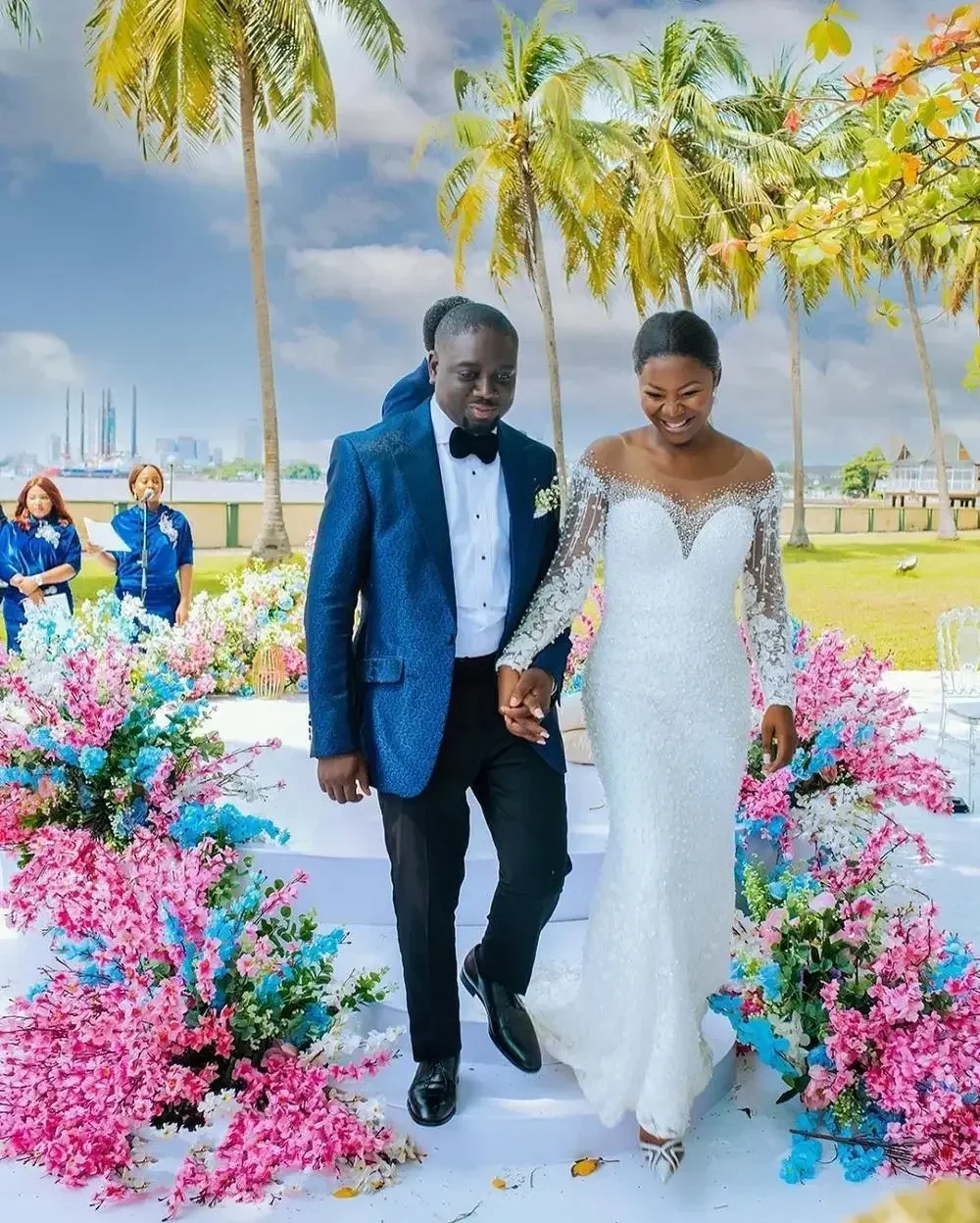 ชุดแต่งงานโบโฮไซส์พลัสแบบสั่งตัด ประดับมุก พร้อมกระโปรงถอดได้ ดีไซน์หรูหรา แขนยาวแบบซีทรู