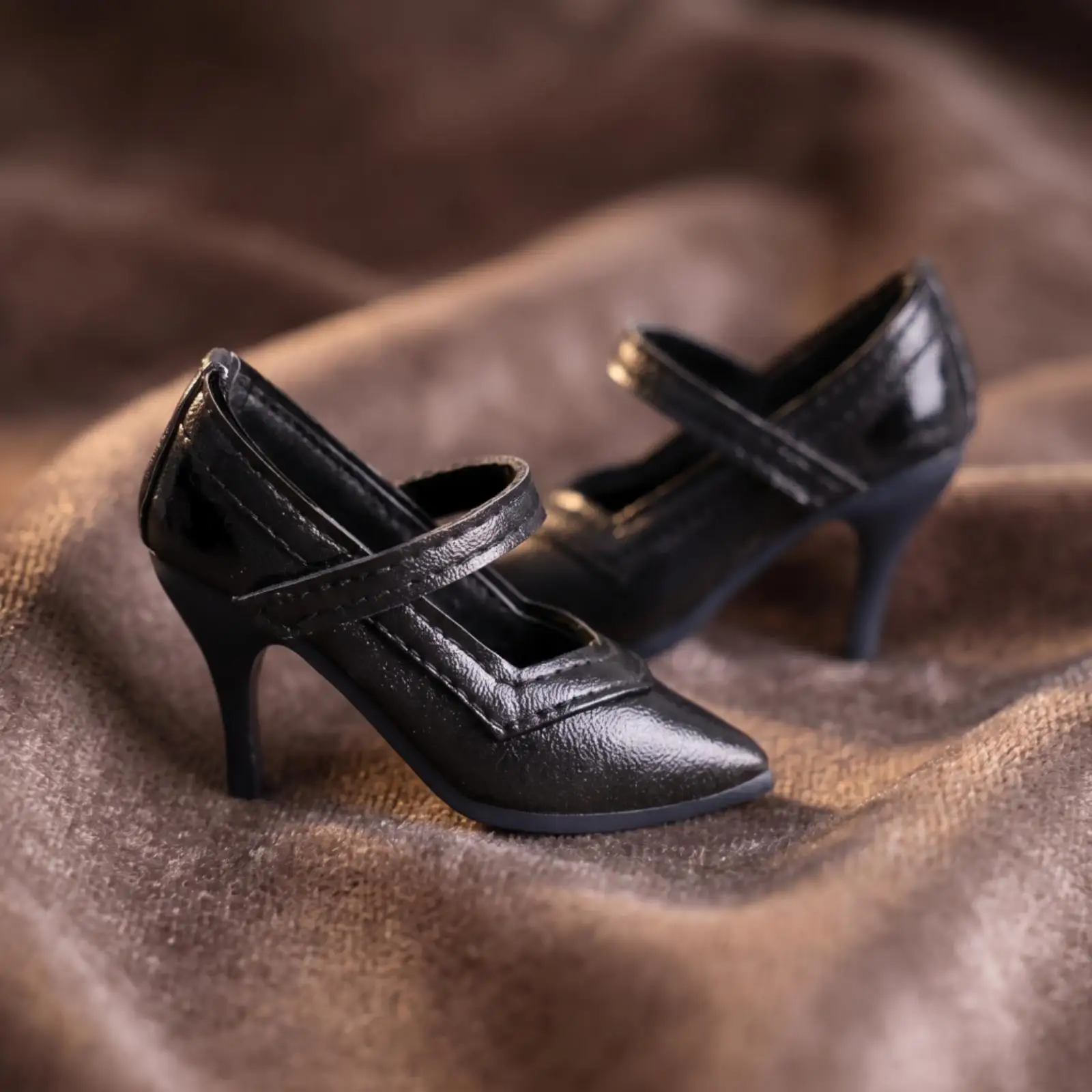 Classic Doll High Heels for 1/6 BJD Dolls Resin Mini Shoes with Contrast Sole and Stitch Detail