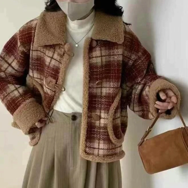 

2025 Autumn and Winter Lamb Wool Collar Woolen Coat Loose Imitation Mink Velvet Top Coat Women