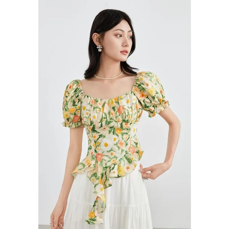 

Женская блузка во французском стиле с цветочным принтом, квадратным вырезом, пышными рукавами и оборками по низу, летний топ