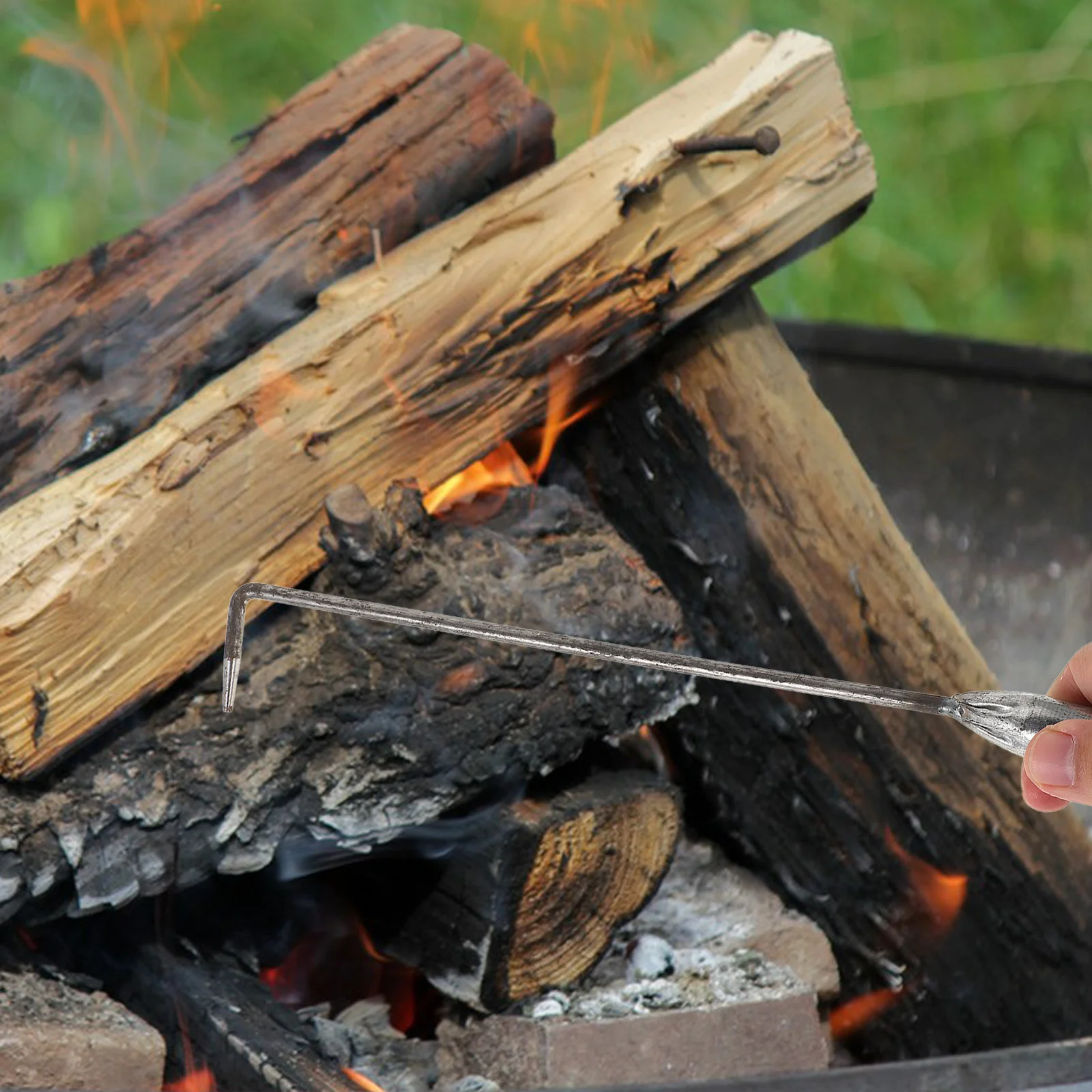 أداة مدفأة معدنية شديدة التحمل بمقبض طويل من آيرون فاير بوكر للاستخدام الداخلي والخارجي والتخييم في الفناء الخلفي وإزالة الرماد #3
