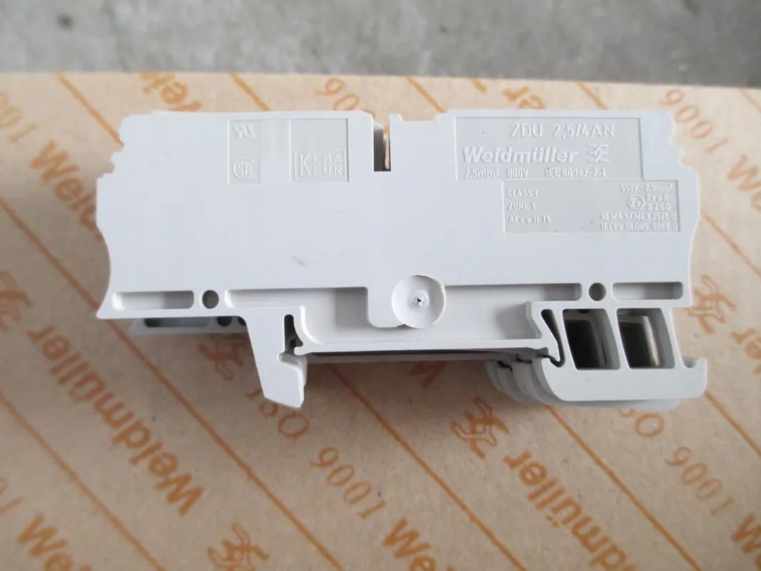 

Terminal ZDU 2.5/4AN Straight through type 4 1608570000 connector 30pcs