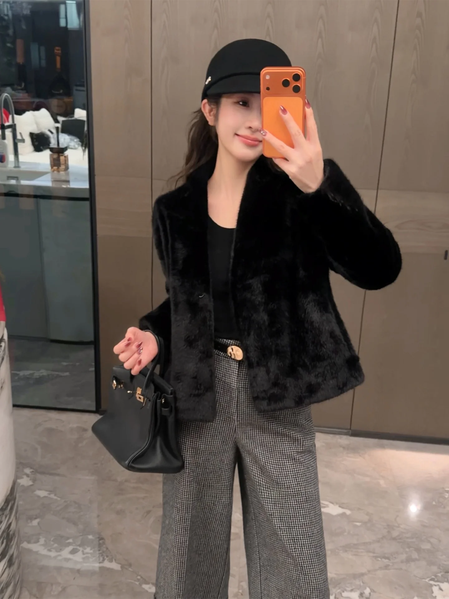 

Elegant Short Fur Jacket Women's Fashion Spring 2026 Casual Style Straight Cut Polyester Fiber Long Sleeve Coat
