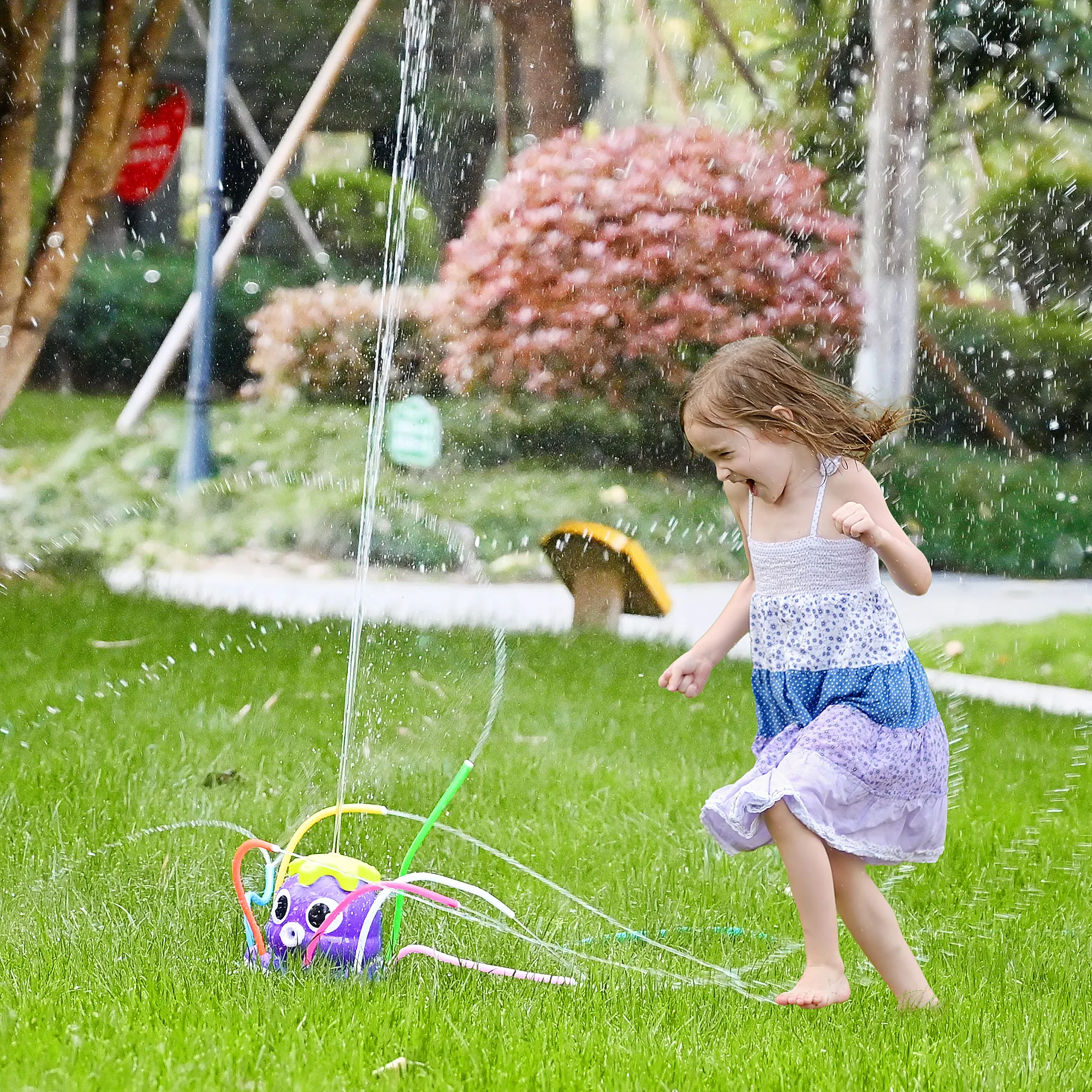 Space Rocket Octopus Sprinkler Water Toy Automatic Rotation Fun Spray Water Children\'s Water Playing Outdoor Toys