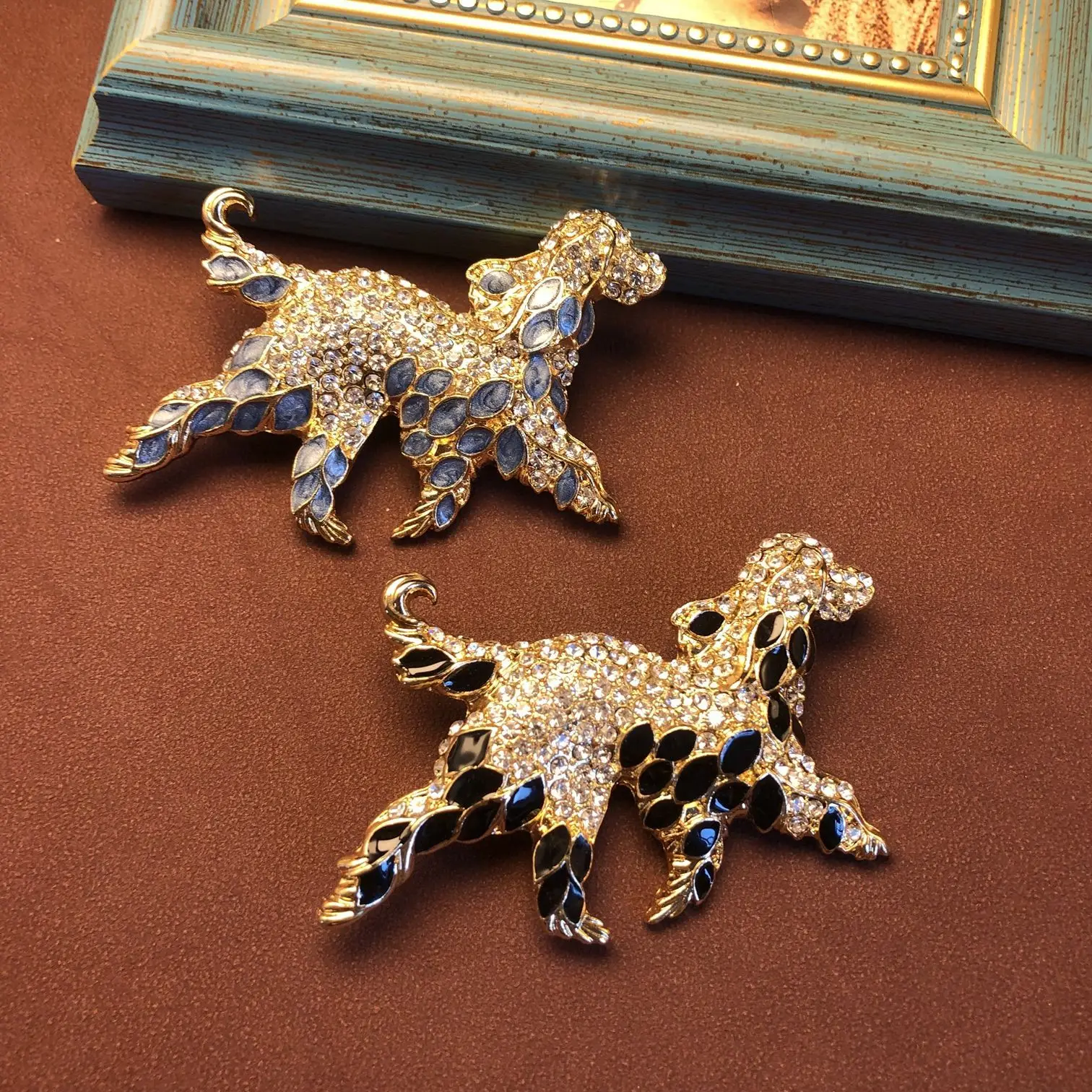Creative cute  retriever dog brooch alloy diamond-encrusted animal badge pin clothing bag accessories