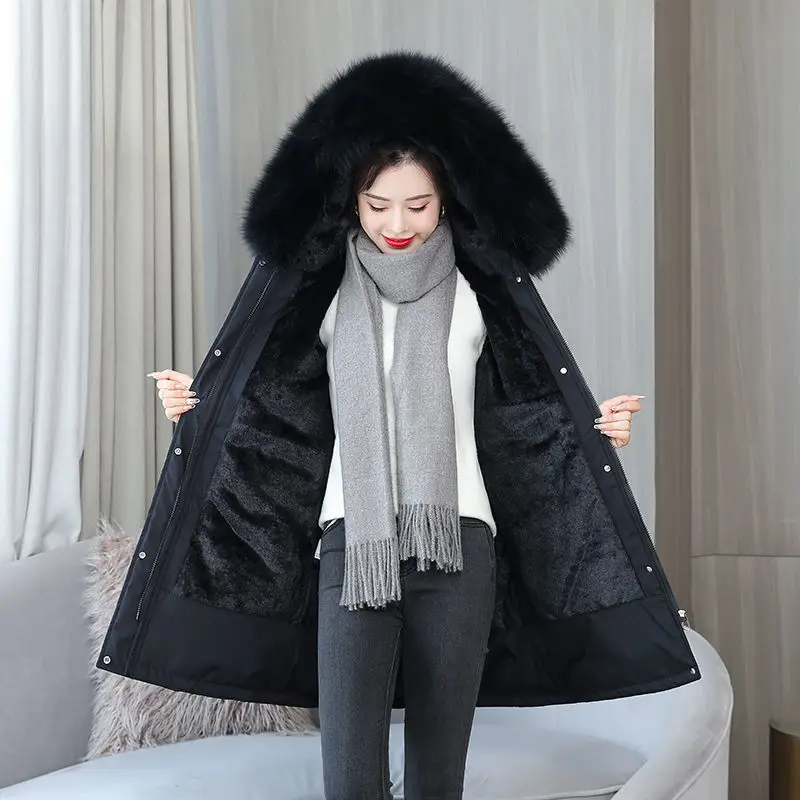 Moda 2025 Cappotto invernale da donna di nuova versione Parka imbottito in cotone sciolto coreano Vendita calda