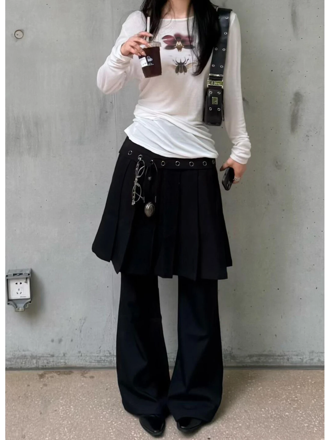 

High Waist Black Suit Pants Women's Korean Style Pleated Skirt Pants Casual Loose Fit Bell Bottoms Non-Stretch Fabric