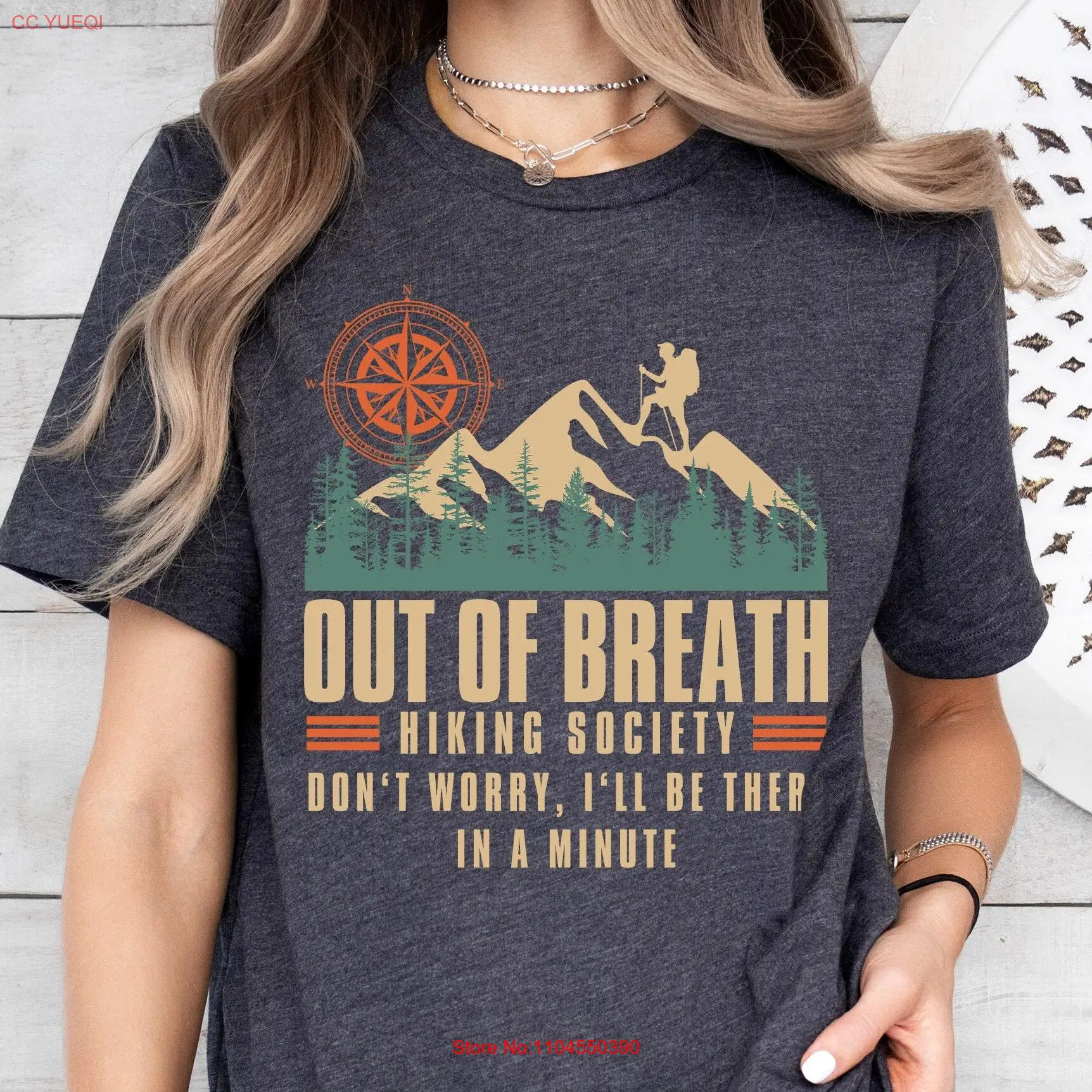 تي شيرت Out of Breath Hiking Society لا تقلق، سأكون هناك في دقيقة، تي شيرت Retro Lover Hiker Adventure #1