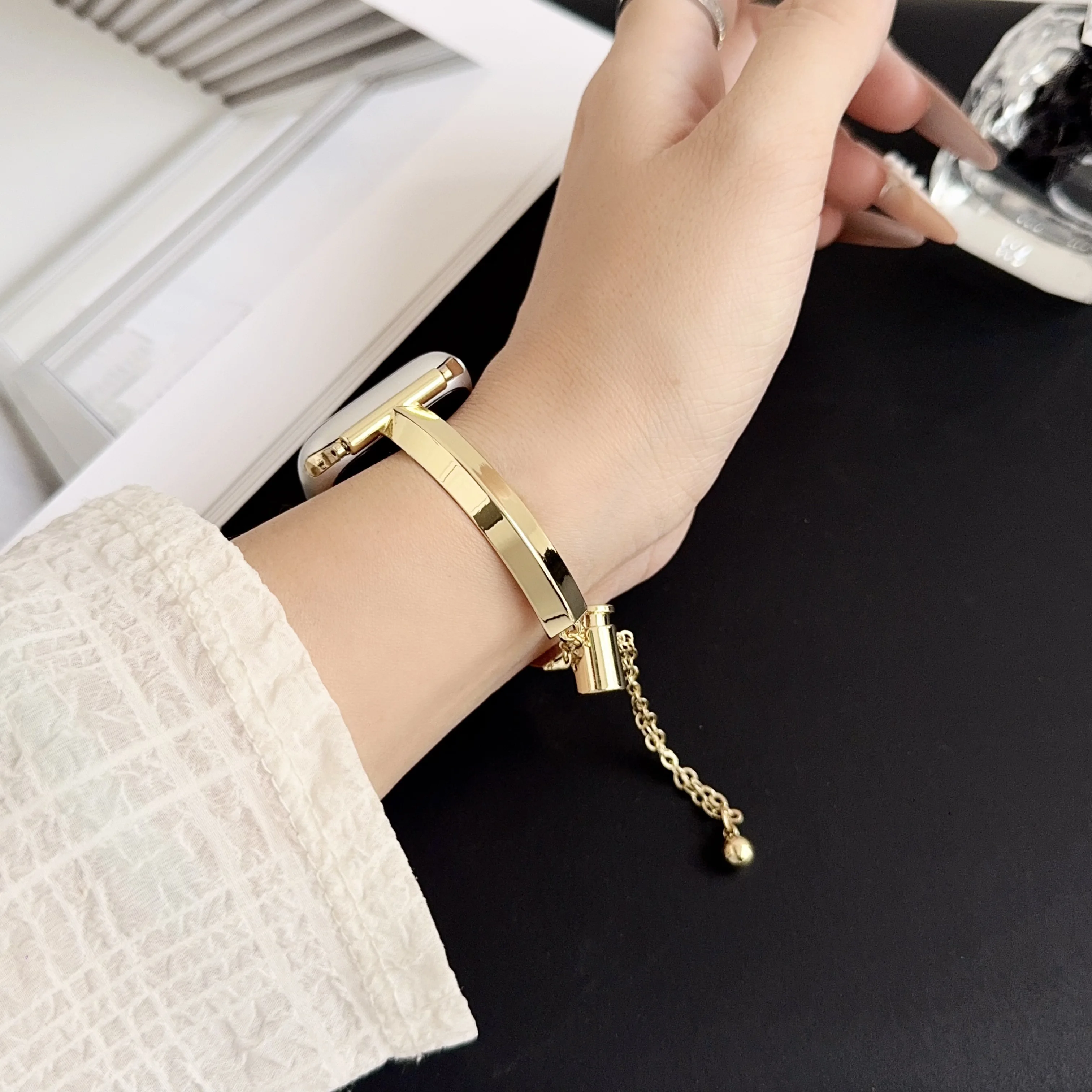 Dünnes Metallarmband für Damen mit Apple Watch, 38-49mm, kompatibel mit Apple Watch Series 11-1 SE Ultra (Uhr nicht enthalten)