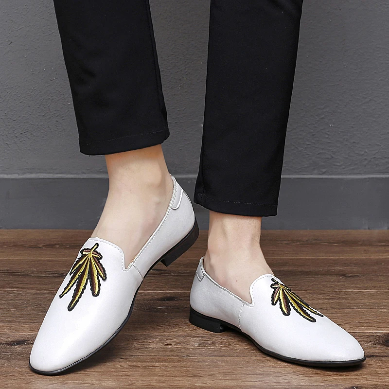 

Spring Summer New Embroidered Loafers Lightweight Breathable Casual Fashionable Driving Youthful Lazy Shoes