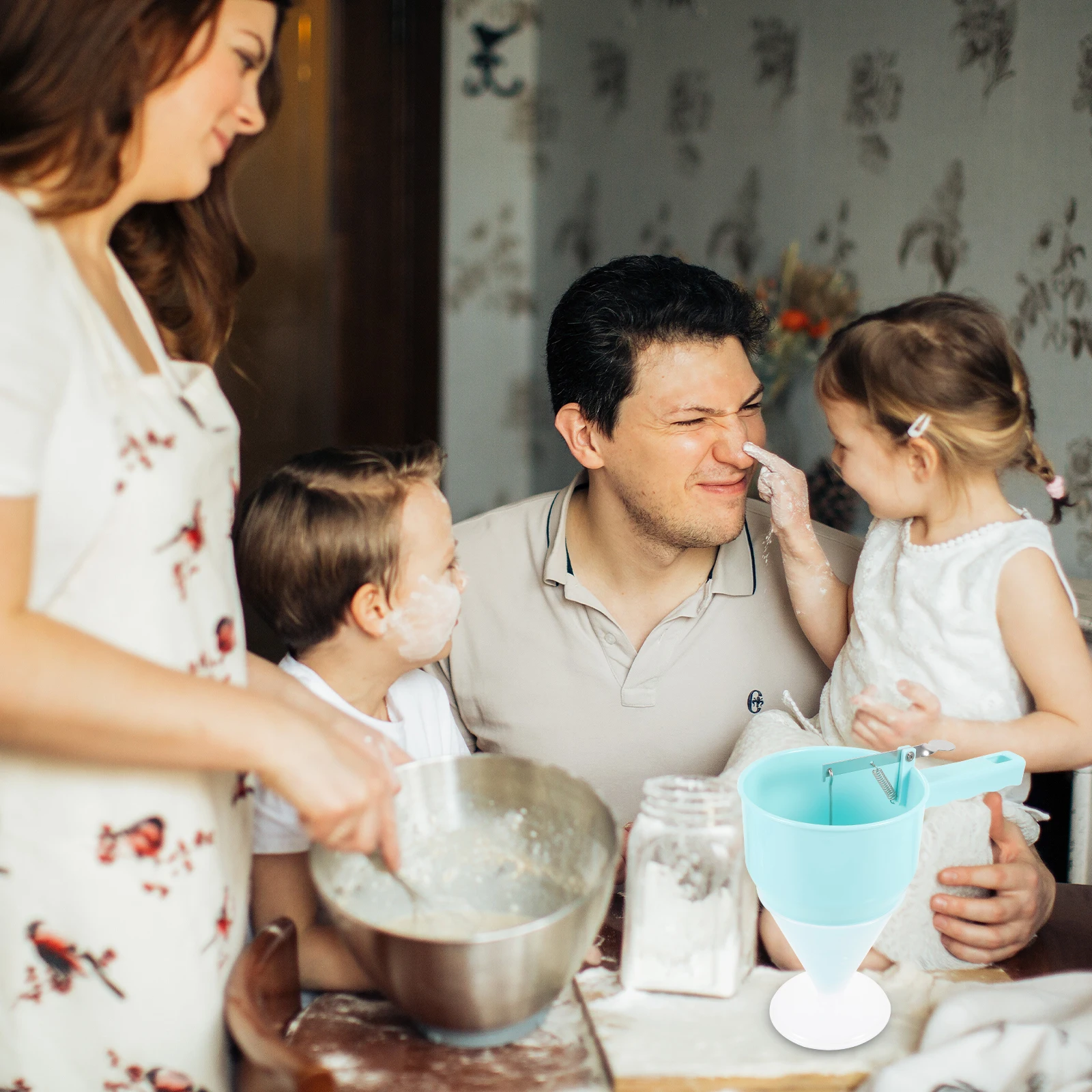 

Plastic Funnel Stand Reusable Batter Dispenser Kitchen Tool Pancake Octopus Ball Cake Funnel Dispenser Cake Baking Tool