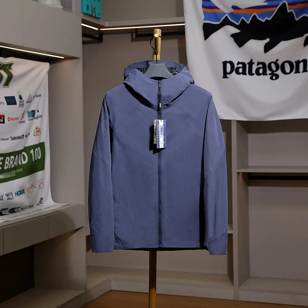 

Deserving the Name of Divine Clothing! Men's Outdoor Windproof Soft ell Jaet Full Glue Waterproof Technology Cotton Feel