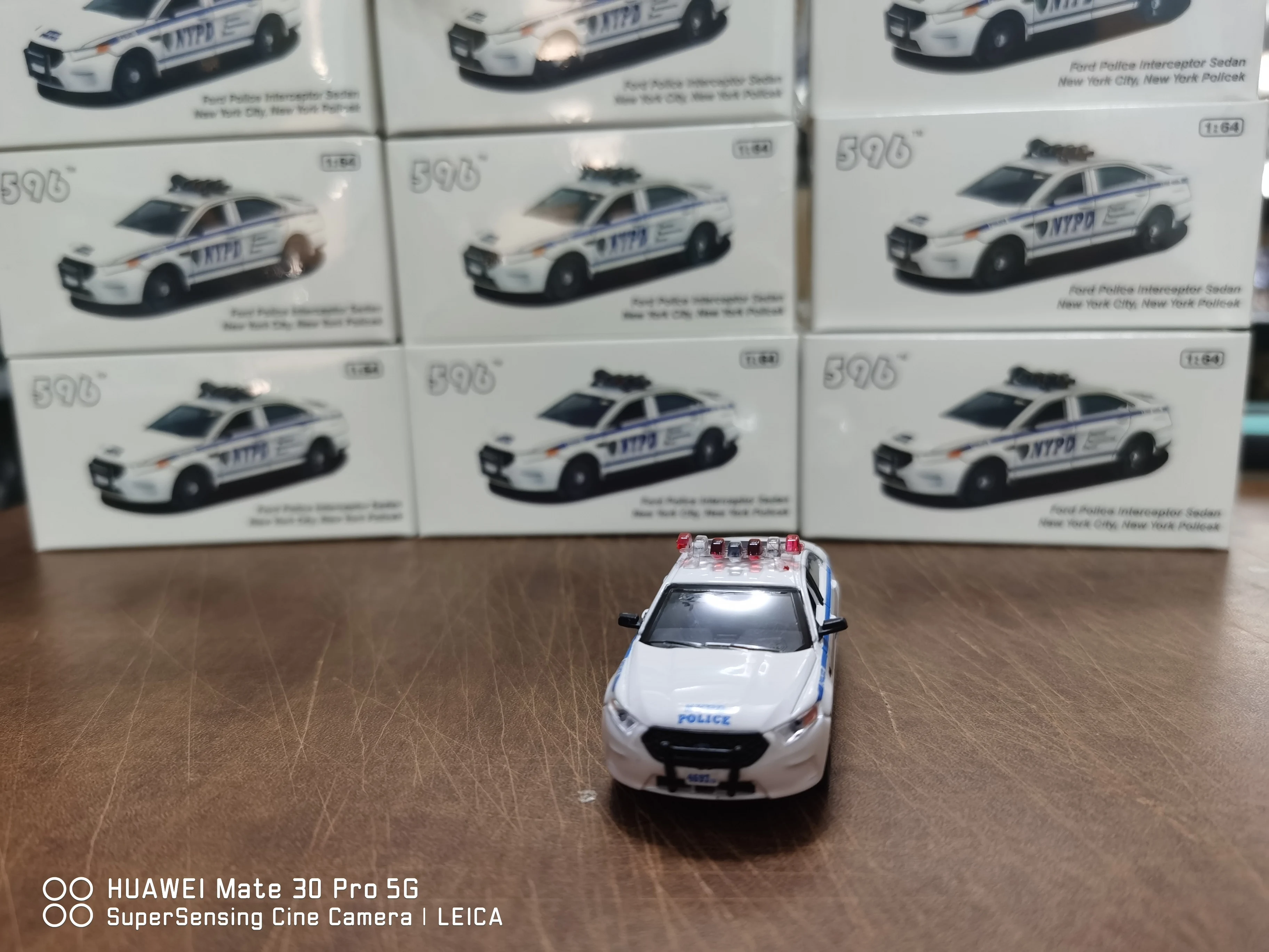 596 Model 1:64 Ford Taurus Police Car Herd Collection die cast alloy car model decoration gift