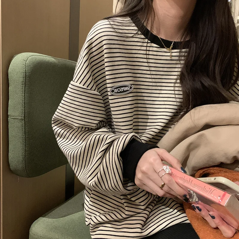 Damen Herbst T-Shirt Winter Studenten-Sweatshirt Gestreiftes Langarm-Oberteil mit Normalen Schultern Neues Rundhals-Langarm-Sweatshirt – Detail 6