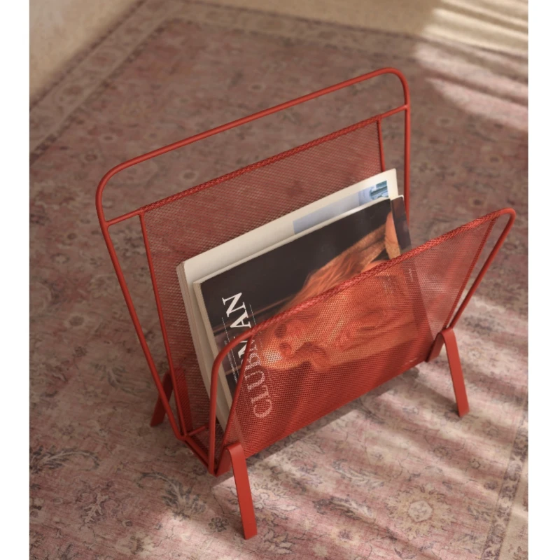 

Red metal mesh books, newspaper shelves, magazine racks, movable, vintage replicas, retro simplicity