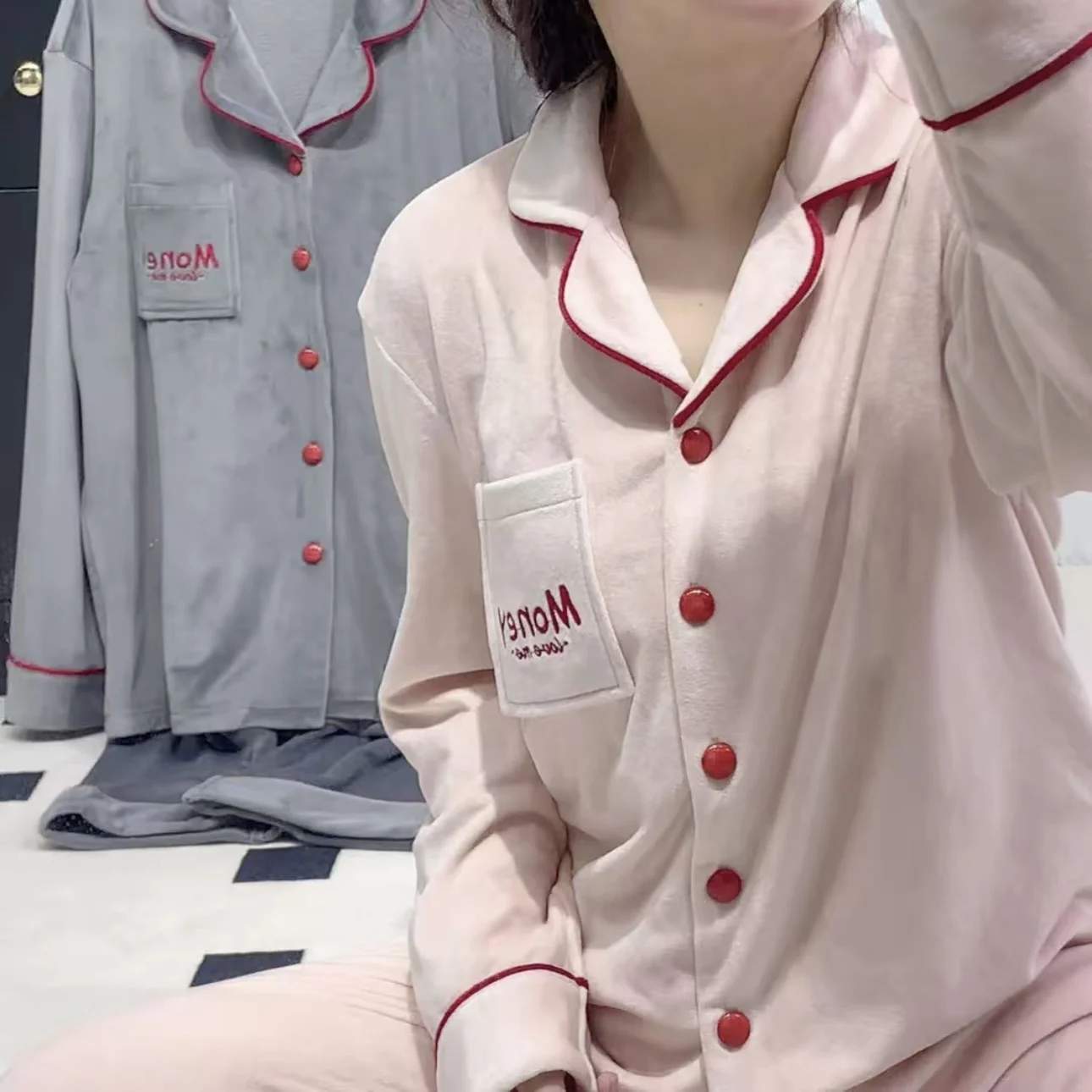 

Комплекты пижам женские корейские из шифона, свободного кроя, элегантные, с бисером, дышащие, на пуговицах спереди, с длинными рукавами, до колен, осенние, в стиле Ins