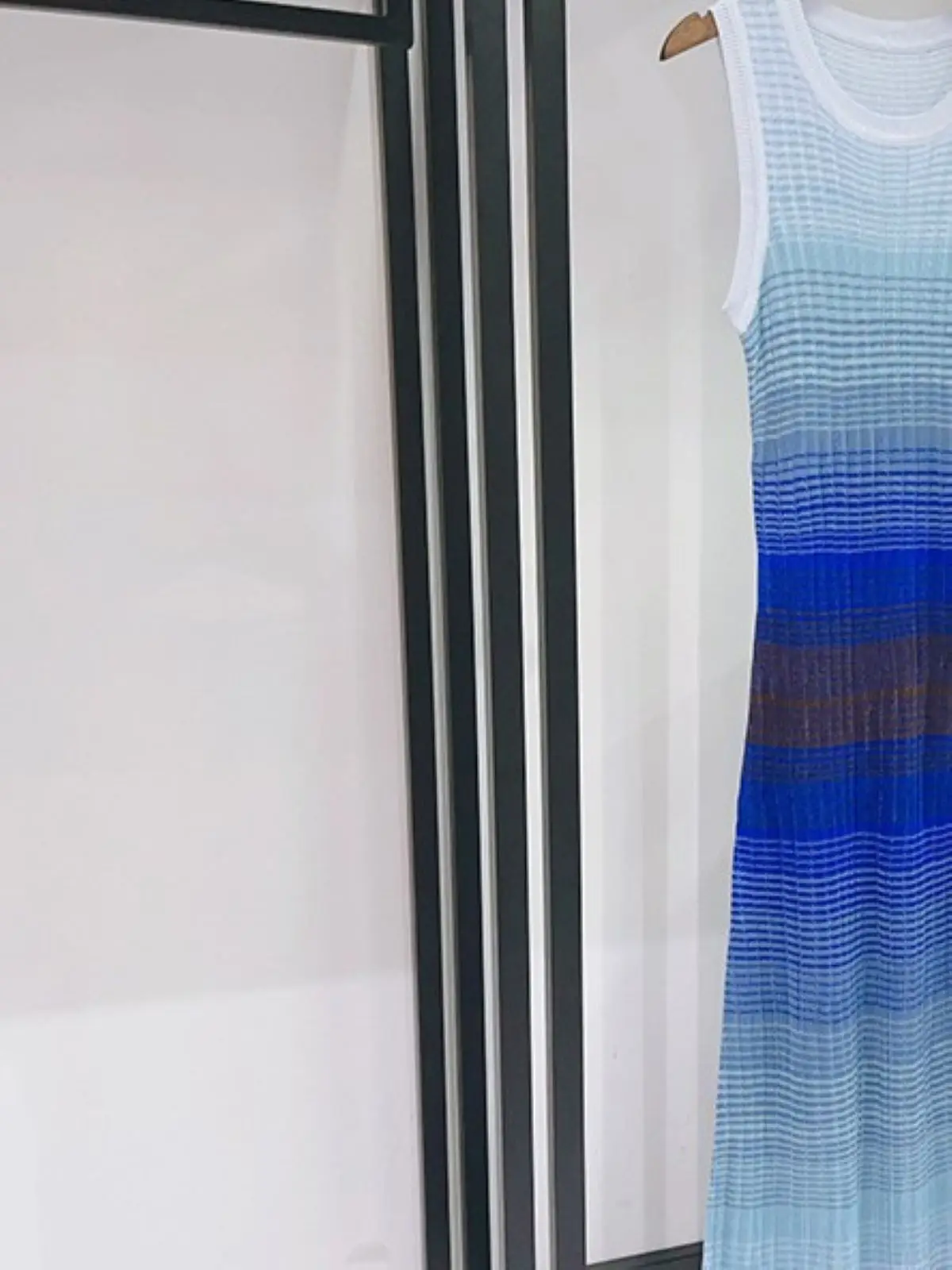 Spring/Summer Women O-Neck Gradient Sleeveless Knit Maxi Dress Pleated High Waist Slim Elegant Fashion Knitwear Skirt