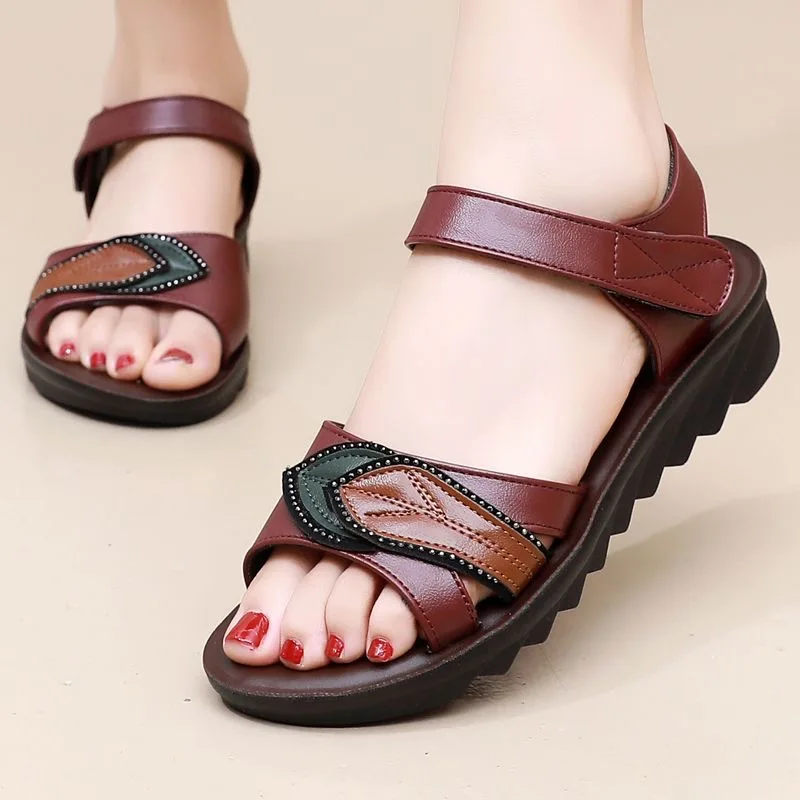 Summer Sandals Women Fashion Flip Flops Flats Sandals Ladies Soft PU Leather Comfortable Sandals Mother Wedges Shoes