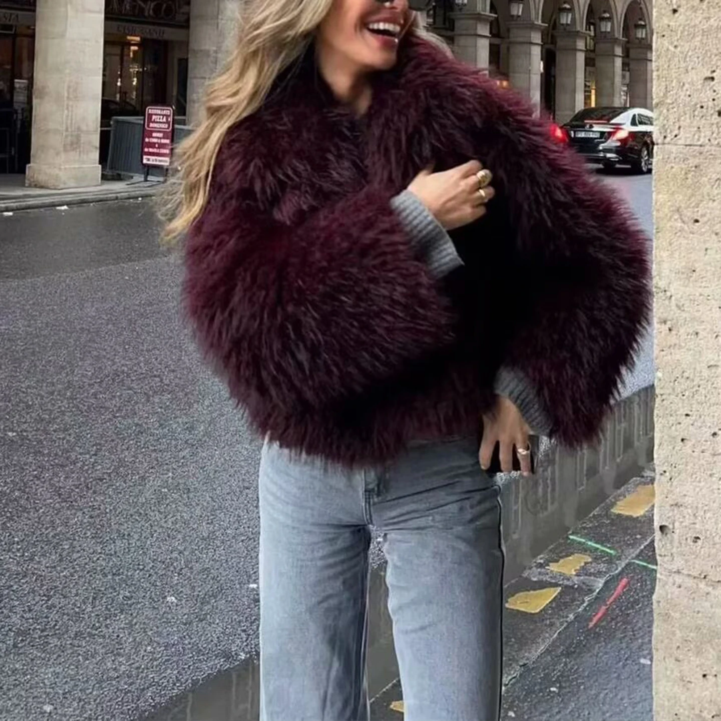 سترة أنيقة قصيرة ذات تأثير فرو صناعي 2025 صيف جديد ملابس خارجية نسائية على الموضة ماركة Z ألياف بوليستر كم طويل