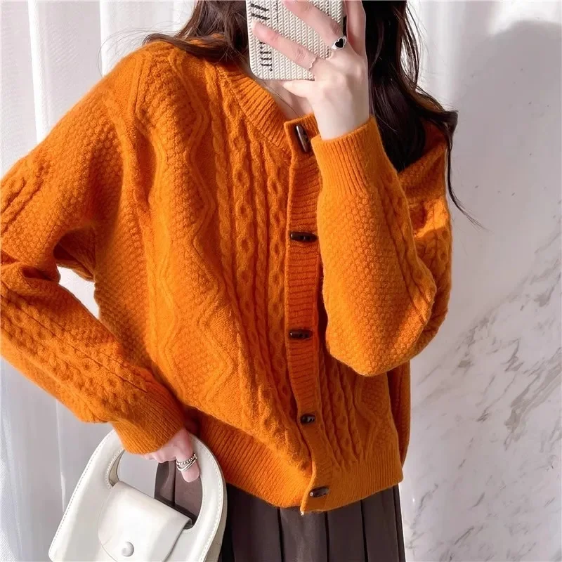 الخريف والشتاء جديد جولة الرقبة جوفاء خارج 100 الصوف سترة مشغولة من الصوف المرأة تنوعا معطف فضفاض سترة غير رسمية