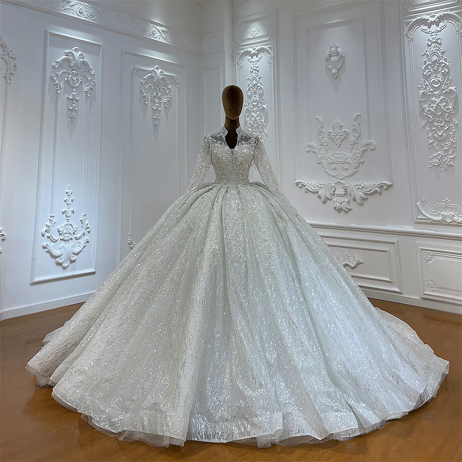 The Most Expensive Wedding Dress: A Comprehensive Review of the Customized  M144 Amanda Novias Sparkly V-